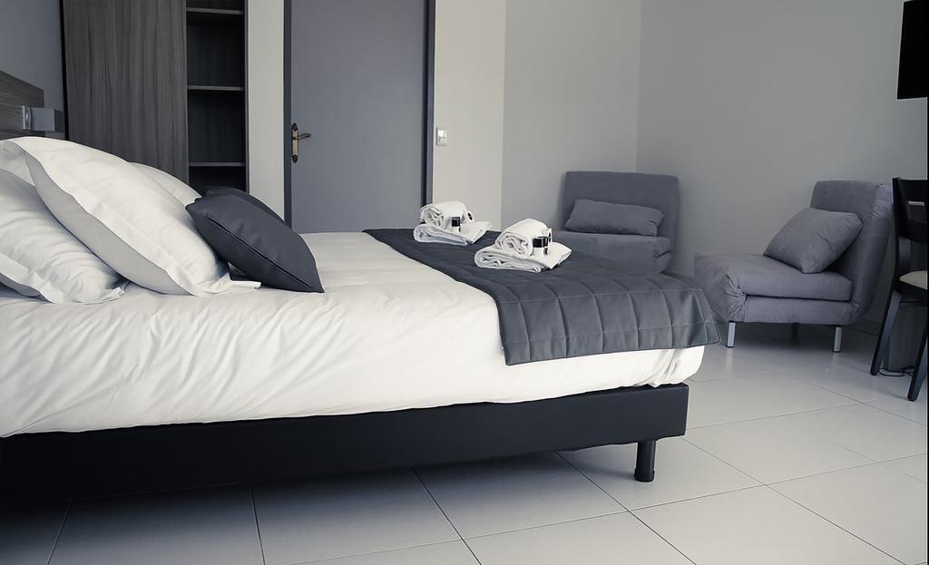 Le Cay Hotell Roquebrune-sur-Argens Rom bilde